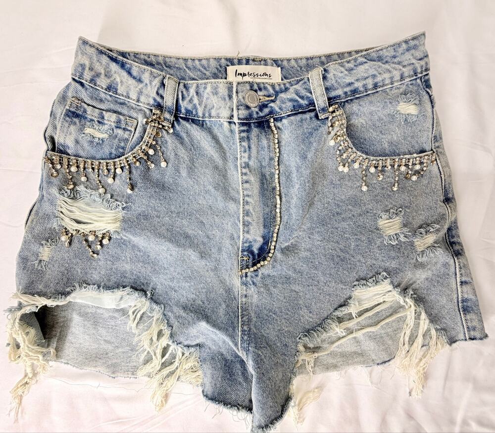 Impressions Distressed Denim Shorts Rhinestone Pearl Trim High Rise Mom Womens L